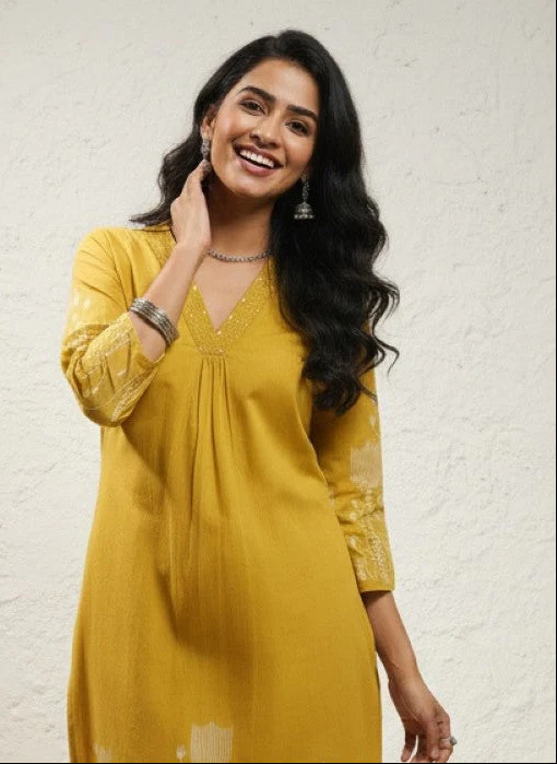 Krystle Amber Printed Kurta Pant Set (3)